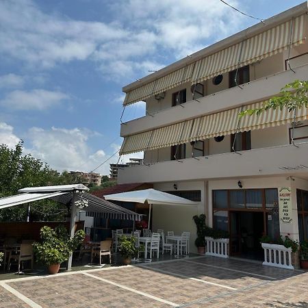 Eid Mar Hostel Vlorë Buitenkant foto