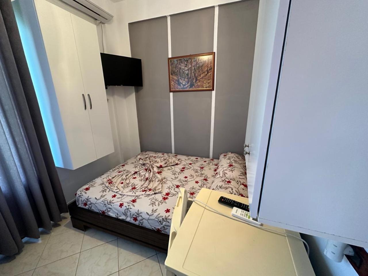Eid Mar Hostel Vlorë Buitenkant foto