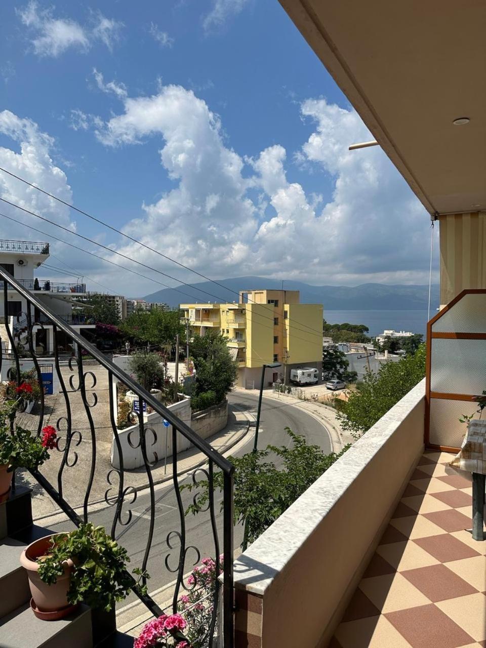 Eid Mar Hostel Vlorë Buitenkant foto