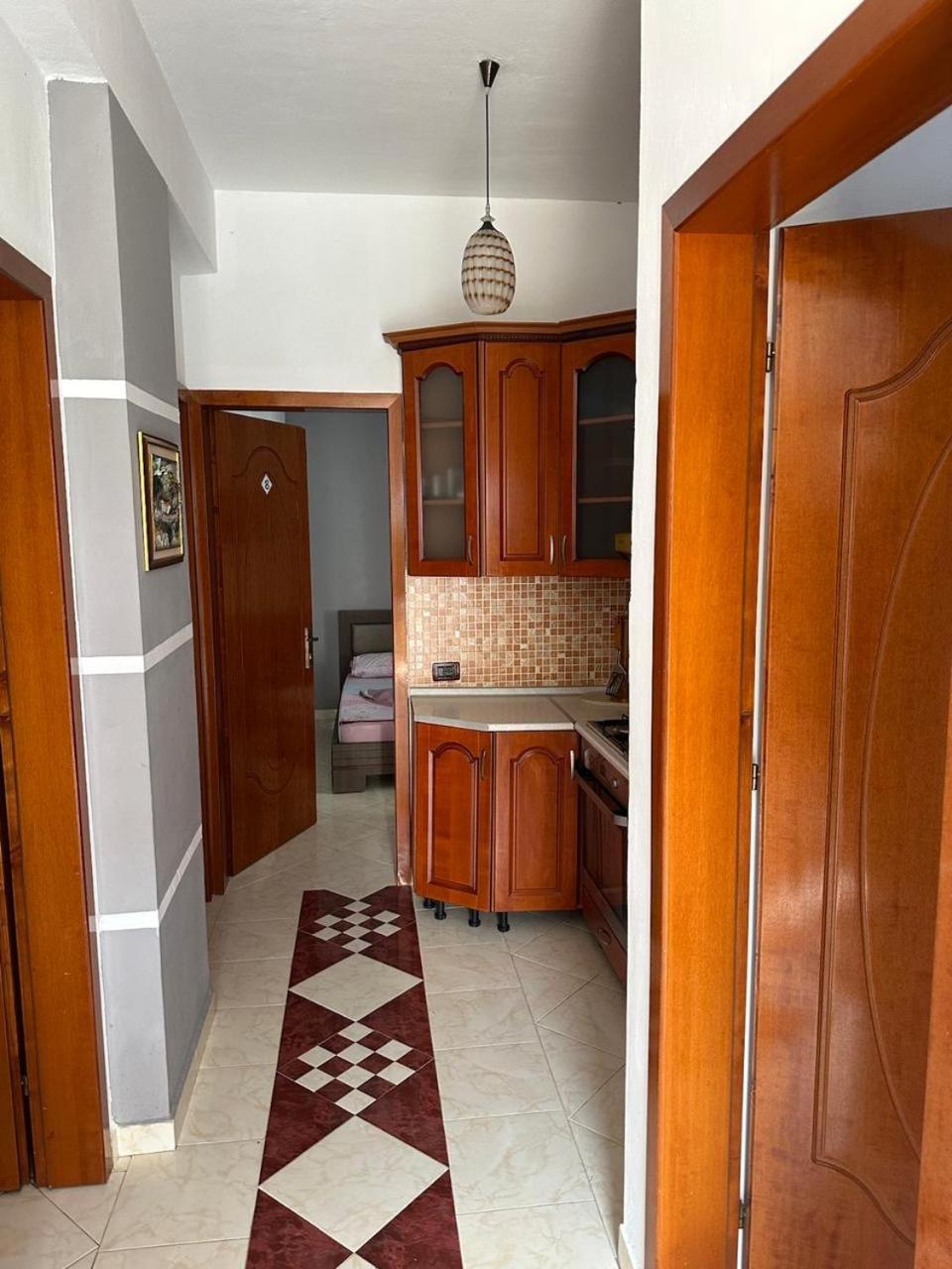 Eid Mar Hostel Vlorë Buitenkant foto