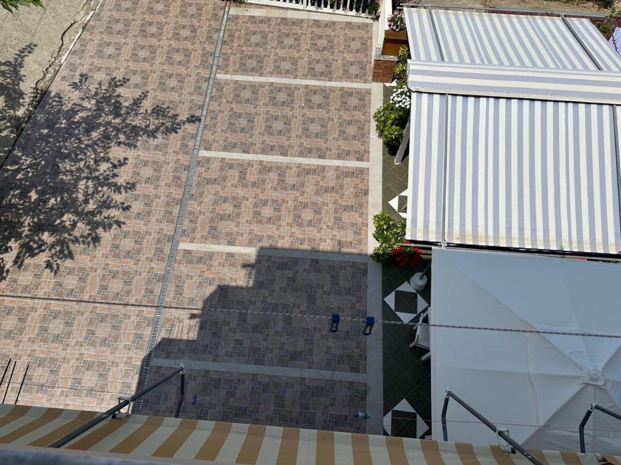 Eid Mar Hostel Vlorë Buitenkant foto