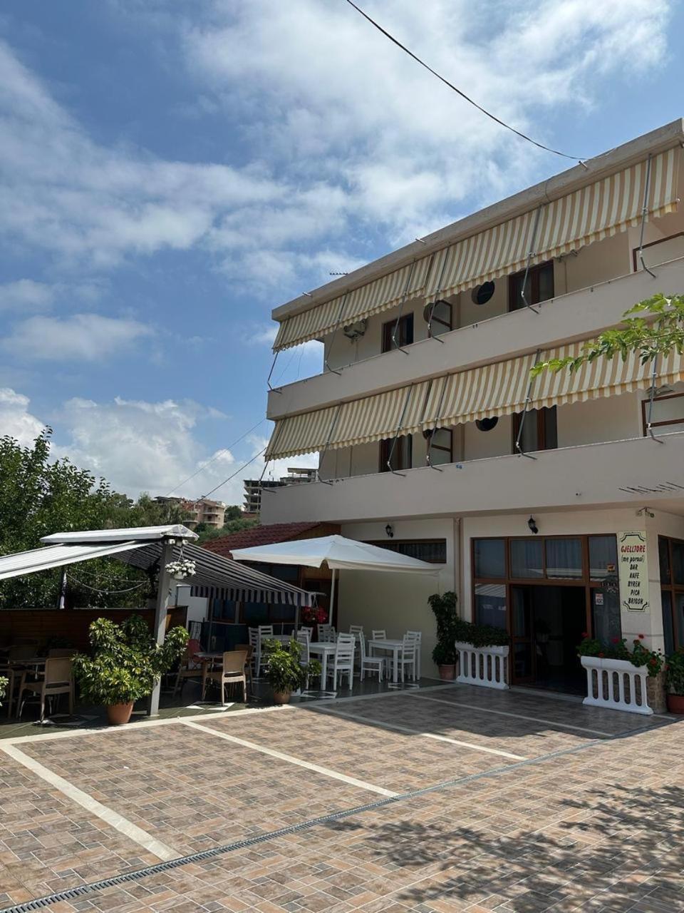 Eid Mar Hostel Vlorë Buitenkant foto